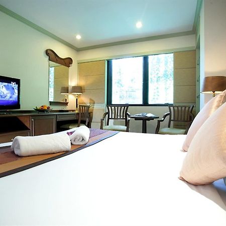 Majestic Suites Hotel Бангкок Экстерьер фото