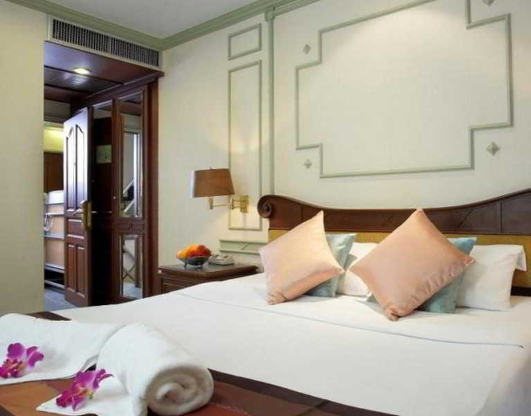 Majestic Suites Hotel Бангкок Экстерьер фото